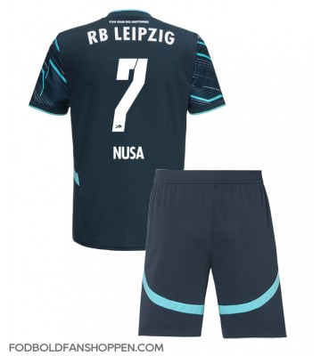RB Leipzig Antonio Nusa #7 Tredjetrøje Børn 2024-25 Kortærmet (+ Korte bukser)